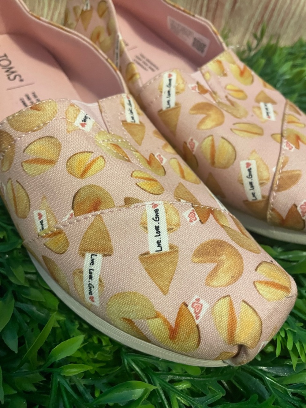 Toms Women’s Alpargata Dusty Blush Fortune Cookies Print Slip On Shoes - Picture 2 of 9